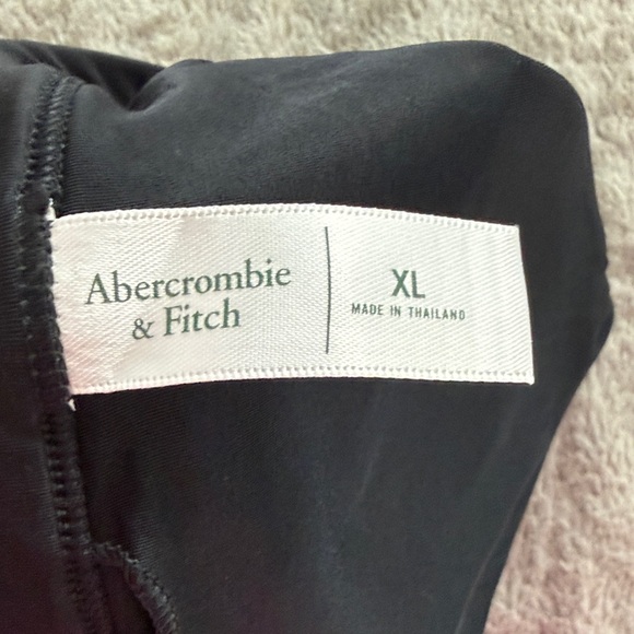 Abercrombie & Fitch Black Wireless Triangle Bralette - Picture 2 of 3